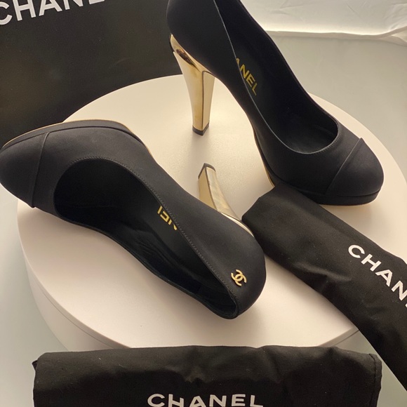 Chanel pumps - Picture 3 of 3